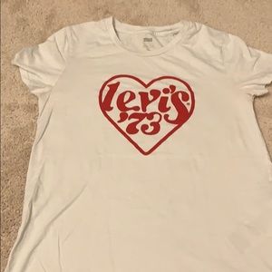 levi’s white shirt